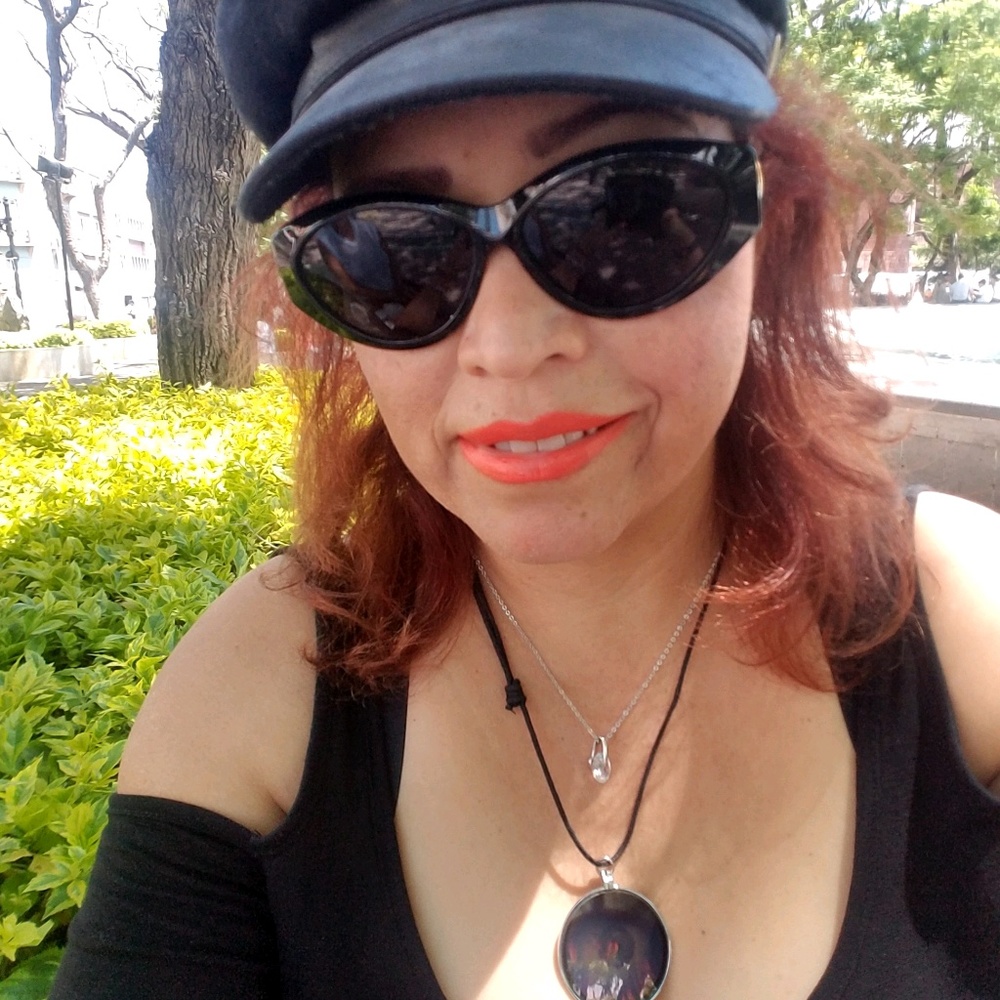 Meet your Posher, Olivia